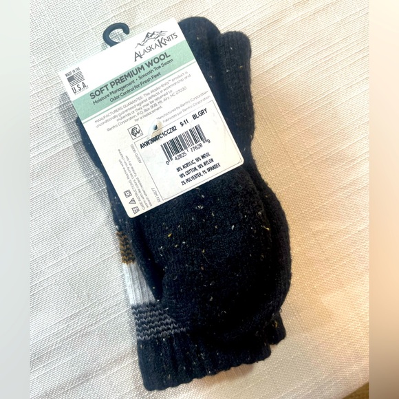 NWOT Navy Aqua Alaska Knits Women's Lightweight Wool Blend Crew Socks - SZ 4-10 - Picture 3 of 3